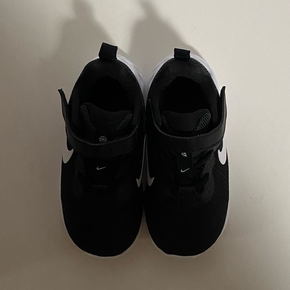 Nike Revolution 6 Good Condition Toddler 8C - Picture 13 of 14